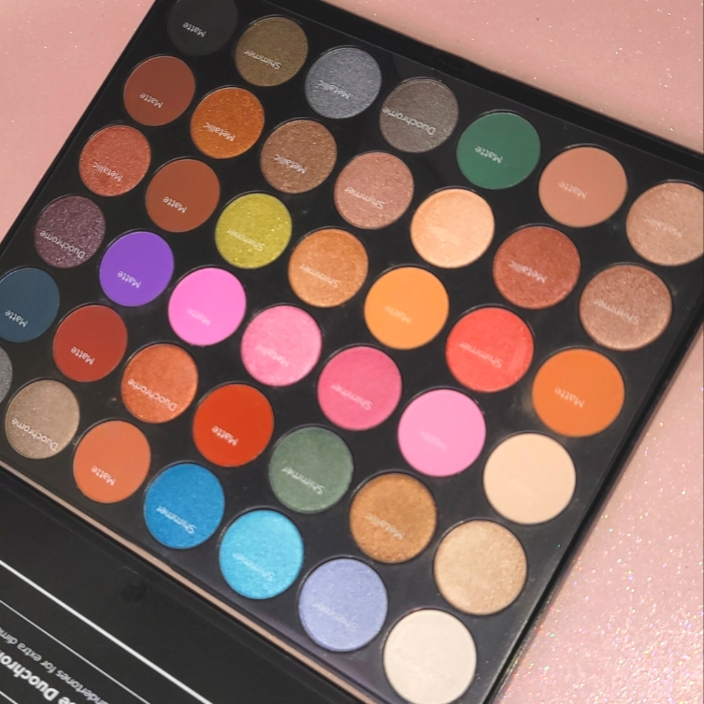 BH Cosmetics Studio Pro Eyeshadow Pallet NIB